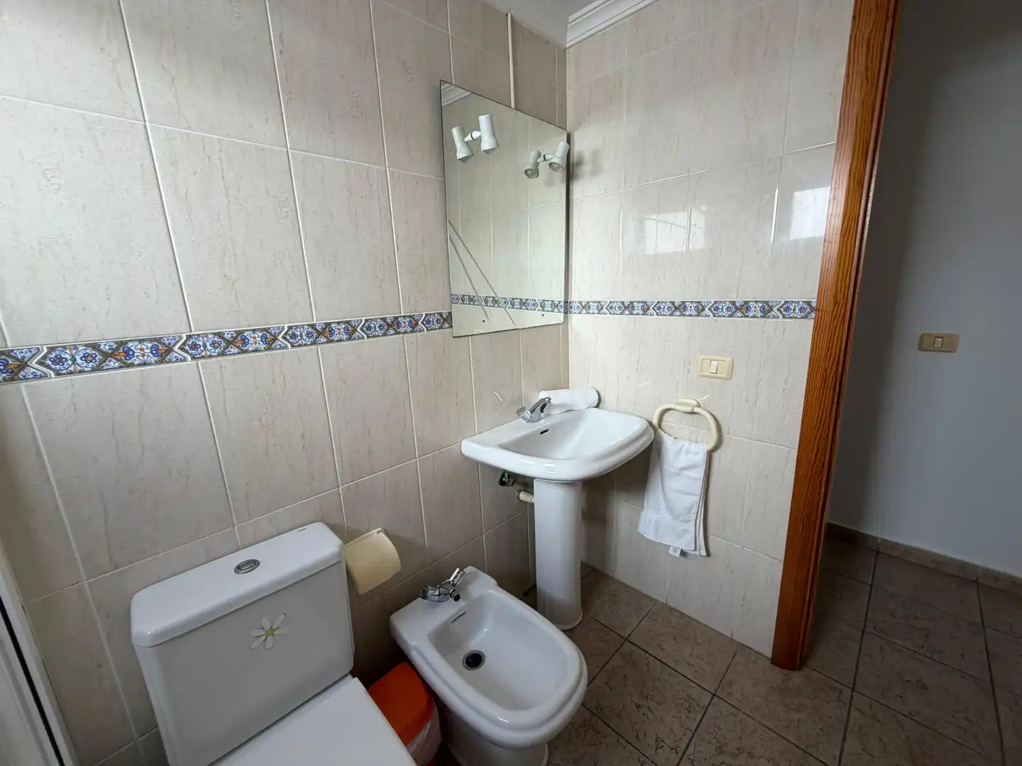 Bany de Pis de lloguer en Santa Lucía de Tirajana amb Moblat, Rentadora i Microones