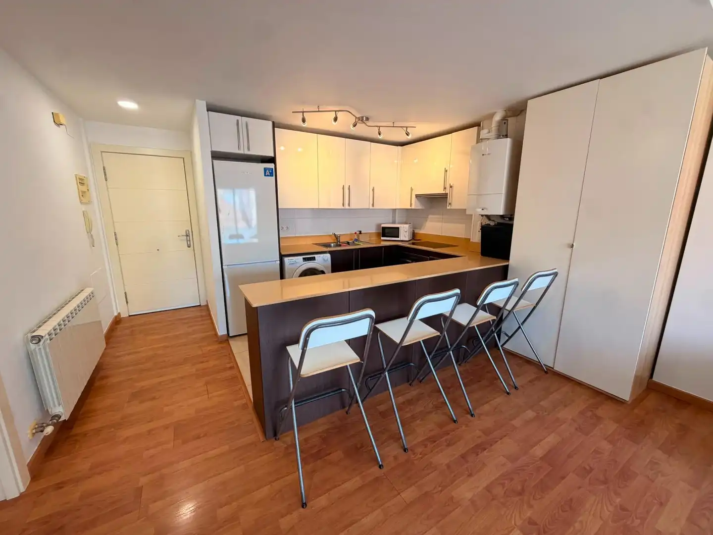 Cocina de Piso en venta en Pineda de Mar con Calefacción, Parquet y Balcón