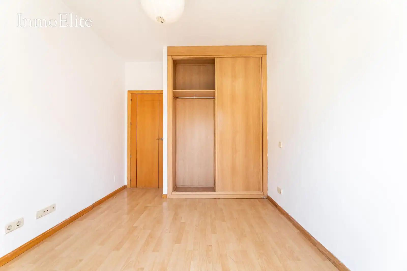 Habitación de Piso en venta en Madrid con Calefacción, Trastero y Horno