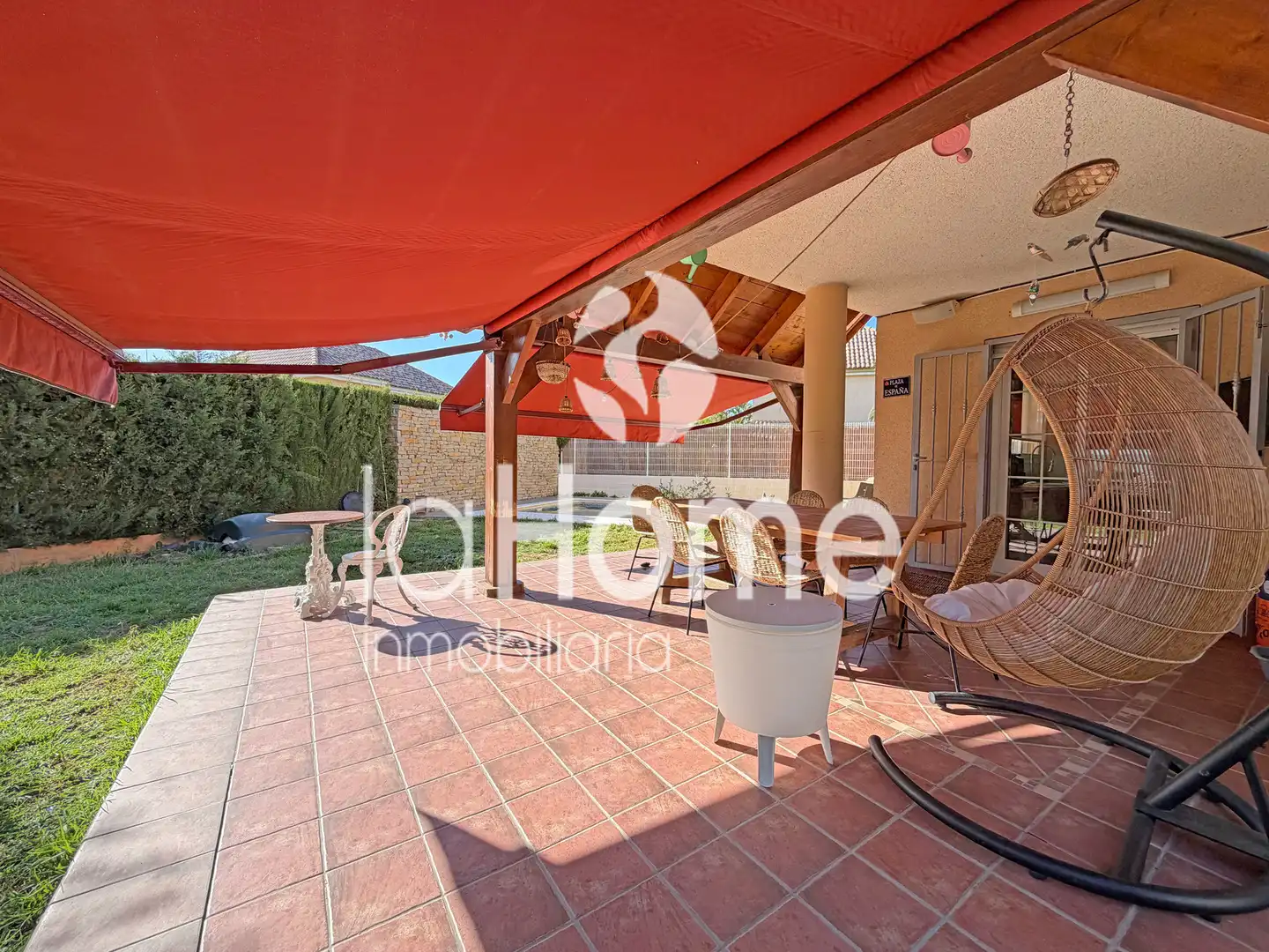 Terrasse von Haus oder Chalet zum Verkauf in Paterna mit Klimaanlage, Heizung und Privatgarten