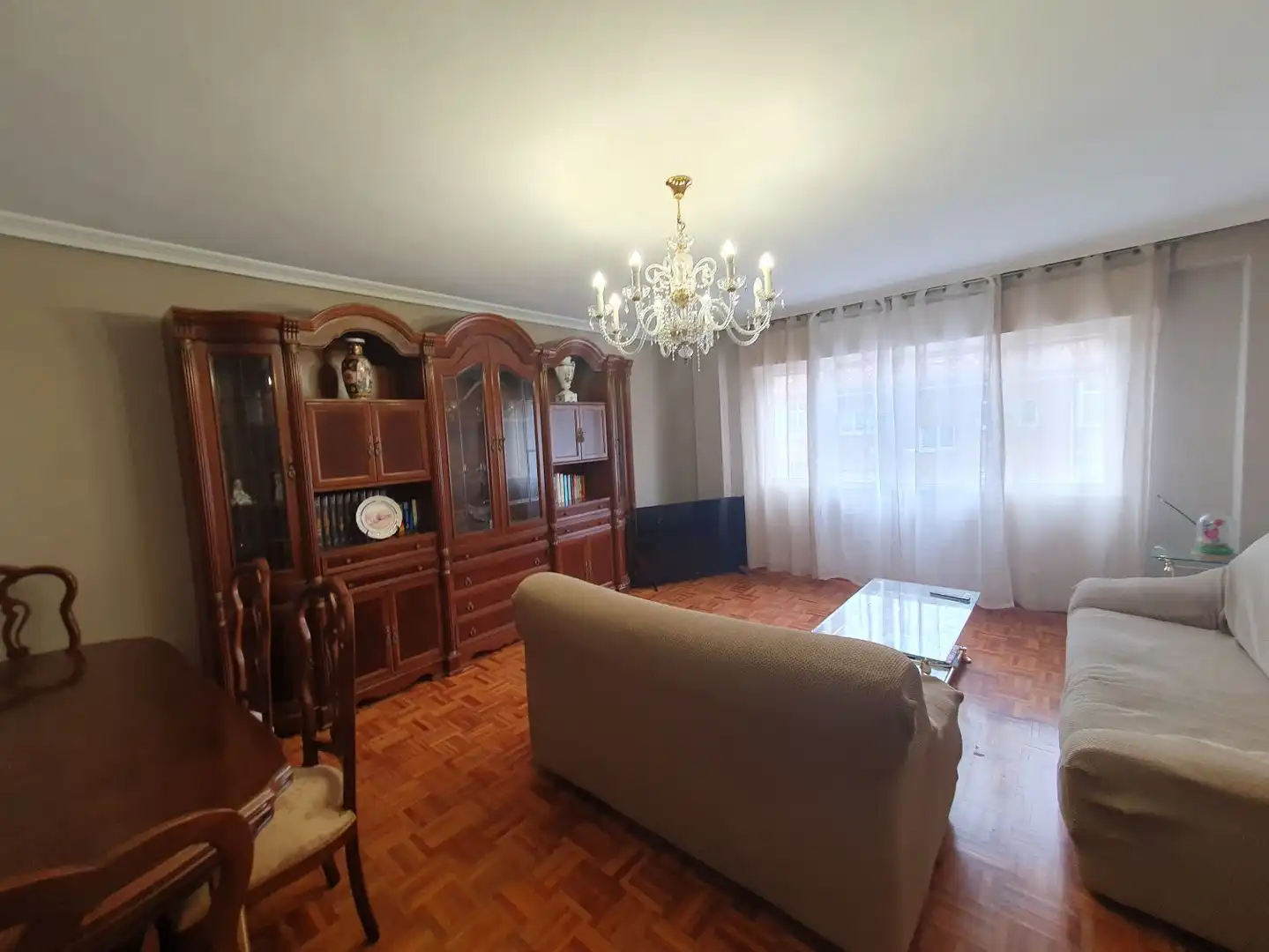 Sala d'estar de Pis de lloguer en Grado amb Calefacció