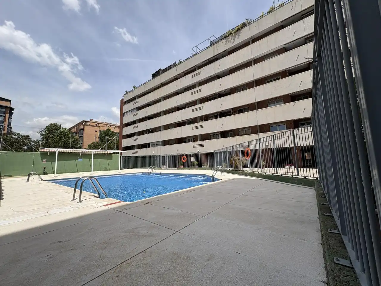 Piscina de Pis en venda en Madrid amb Calefacció, Terrassa i Traster