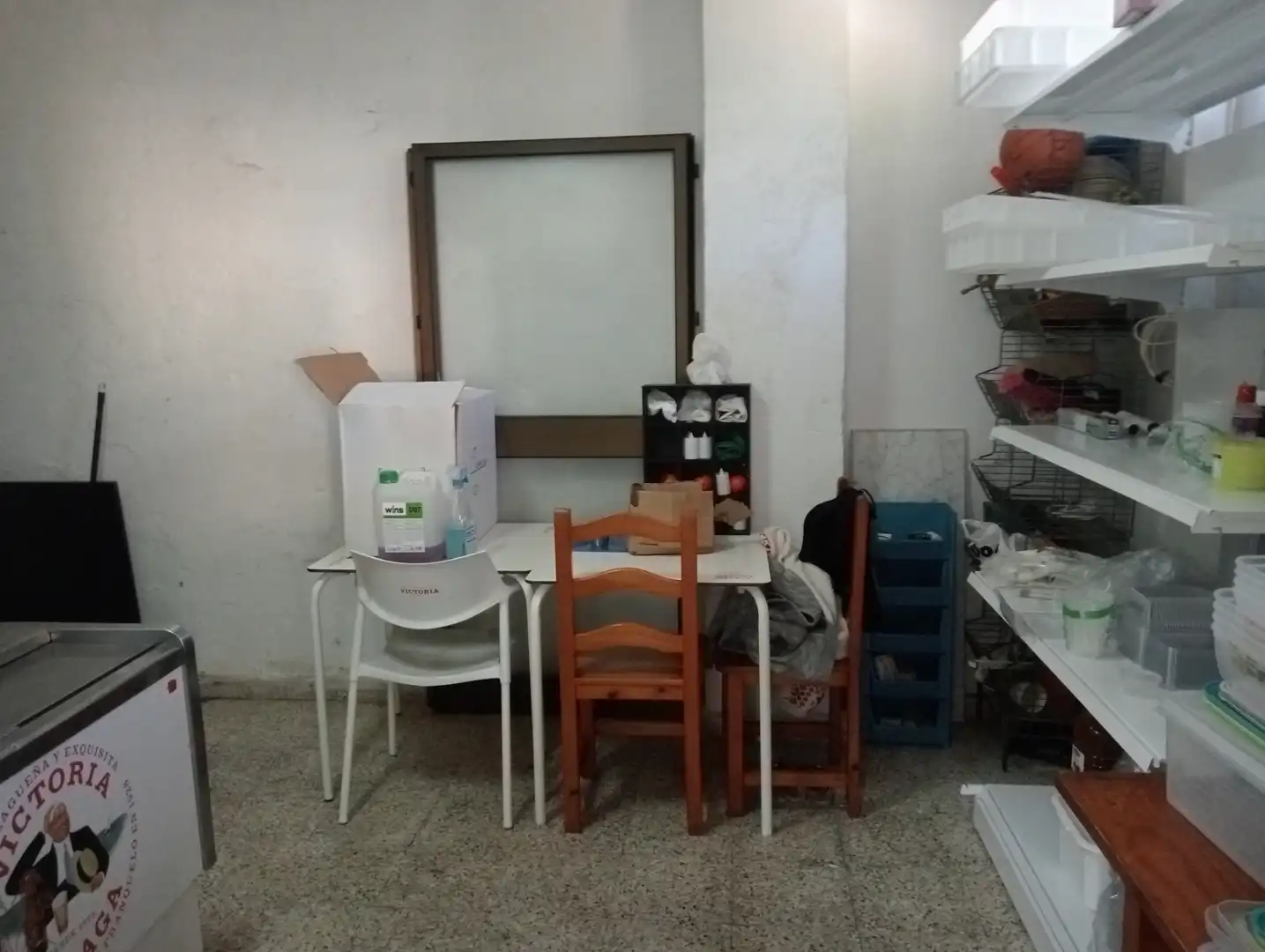 Cuina de Local de lloguer en Málaga amb Moblat