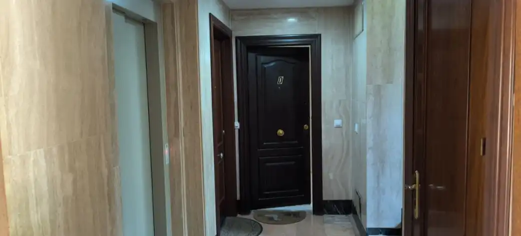 Planta baja en venta en Marbella con Terraza, Piscina y Amueblado