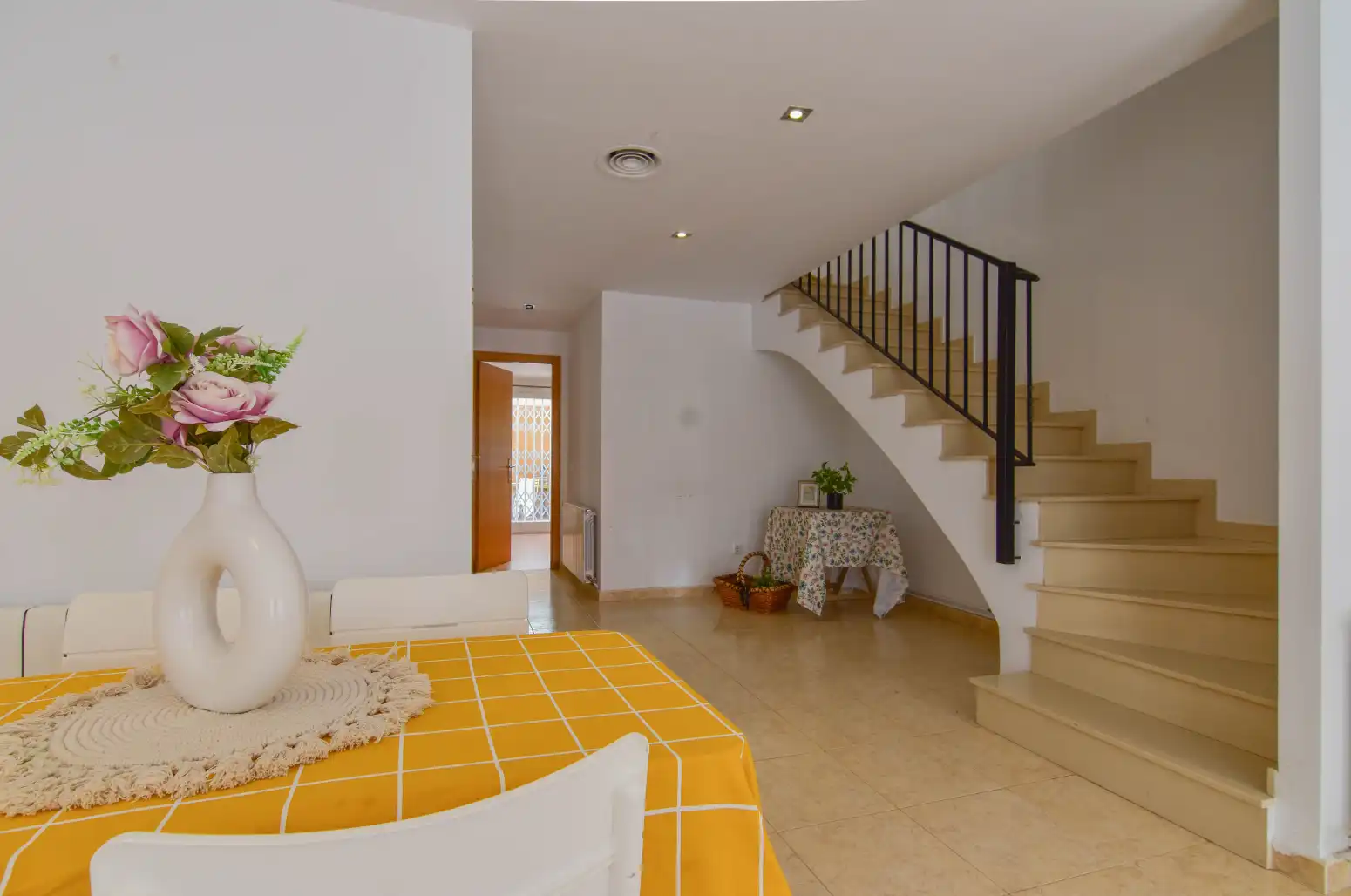 Detached homes for sale in Emperador  with Heating, Terrace and Balcony