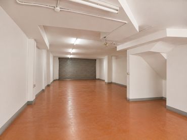 Gewerbefläche zum Verkauf in Salut - Lloreda