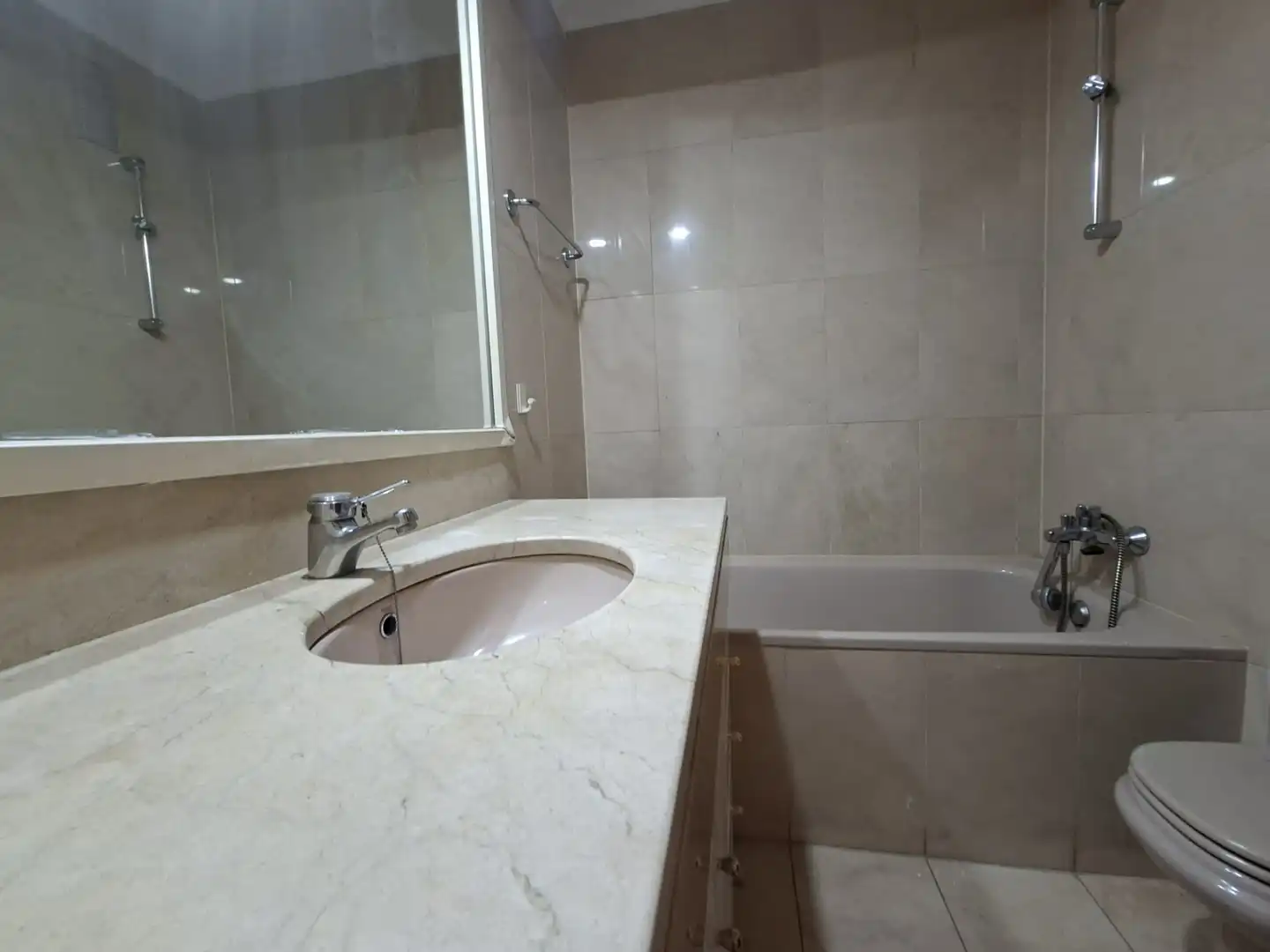 Baño de Piso en venta en Montigalà - Sant Crist
