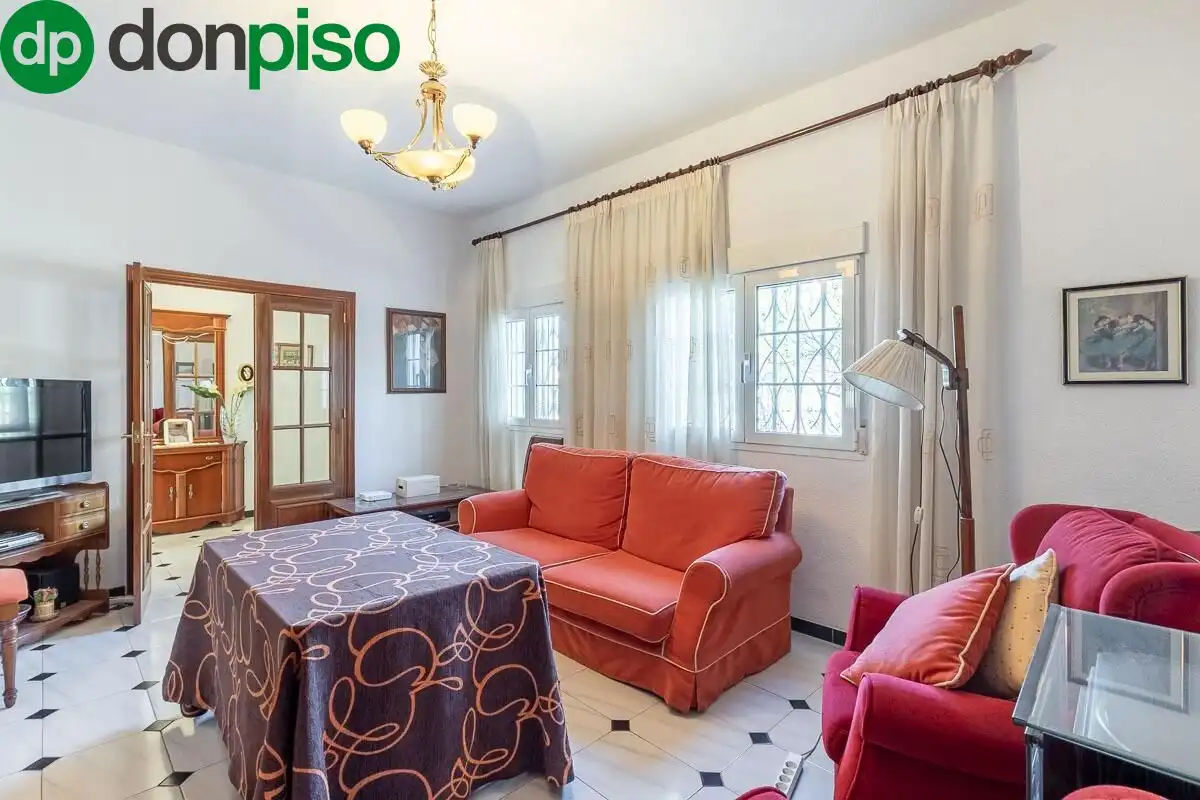 House with garden for sale in Calle GRANADA