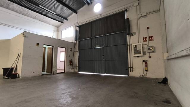 Nave industrial en Alquiler en Distrito Zeta - Recinto Ferial Cortijo de Torres