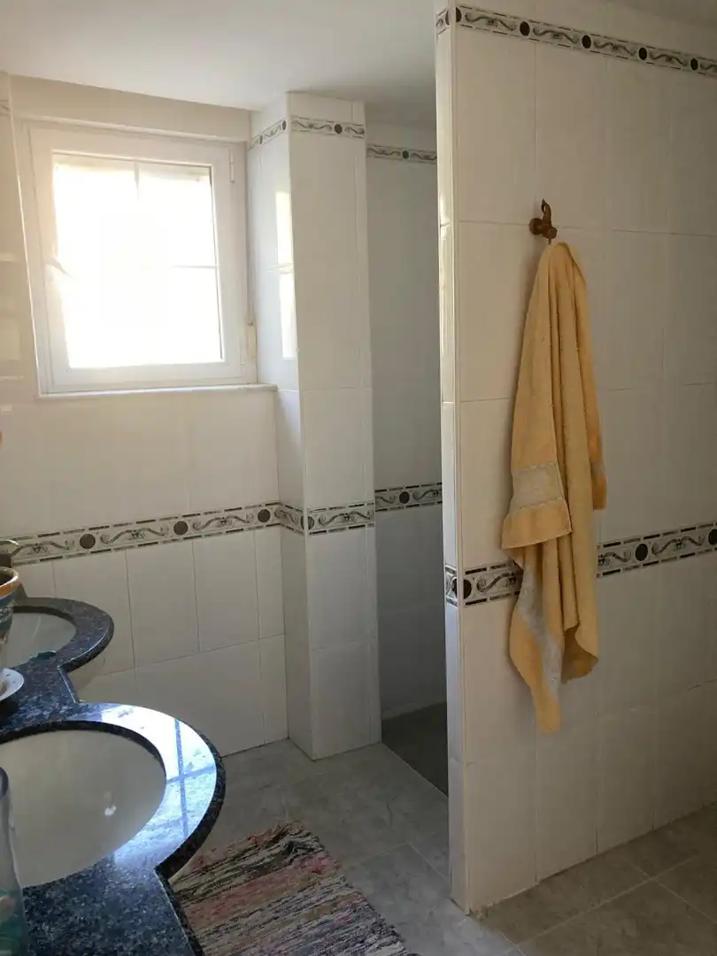 Baño de Casa o chalet en venta en Valdefresno con Calefacción, Jardín privado y Terraza