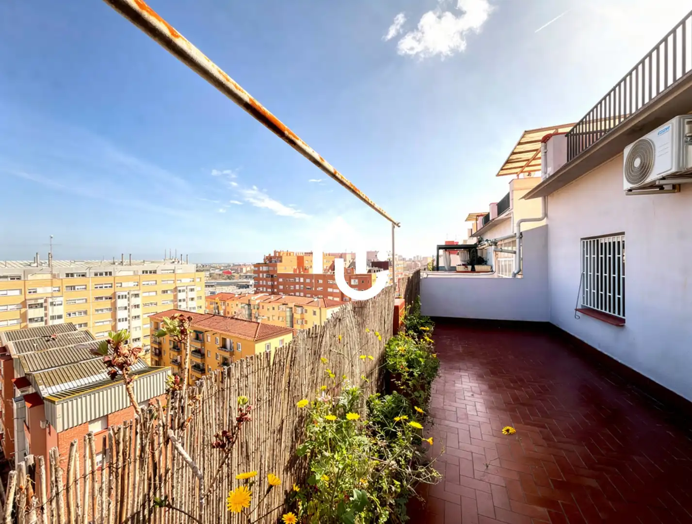 Exterior view of Flat for sale in  Barcelona Capital  with Heating, Terrace and Storage room