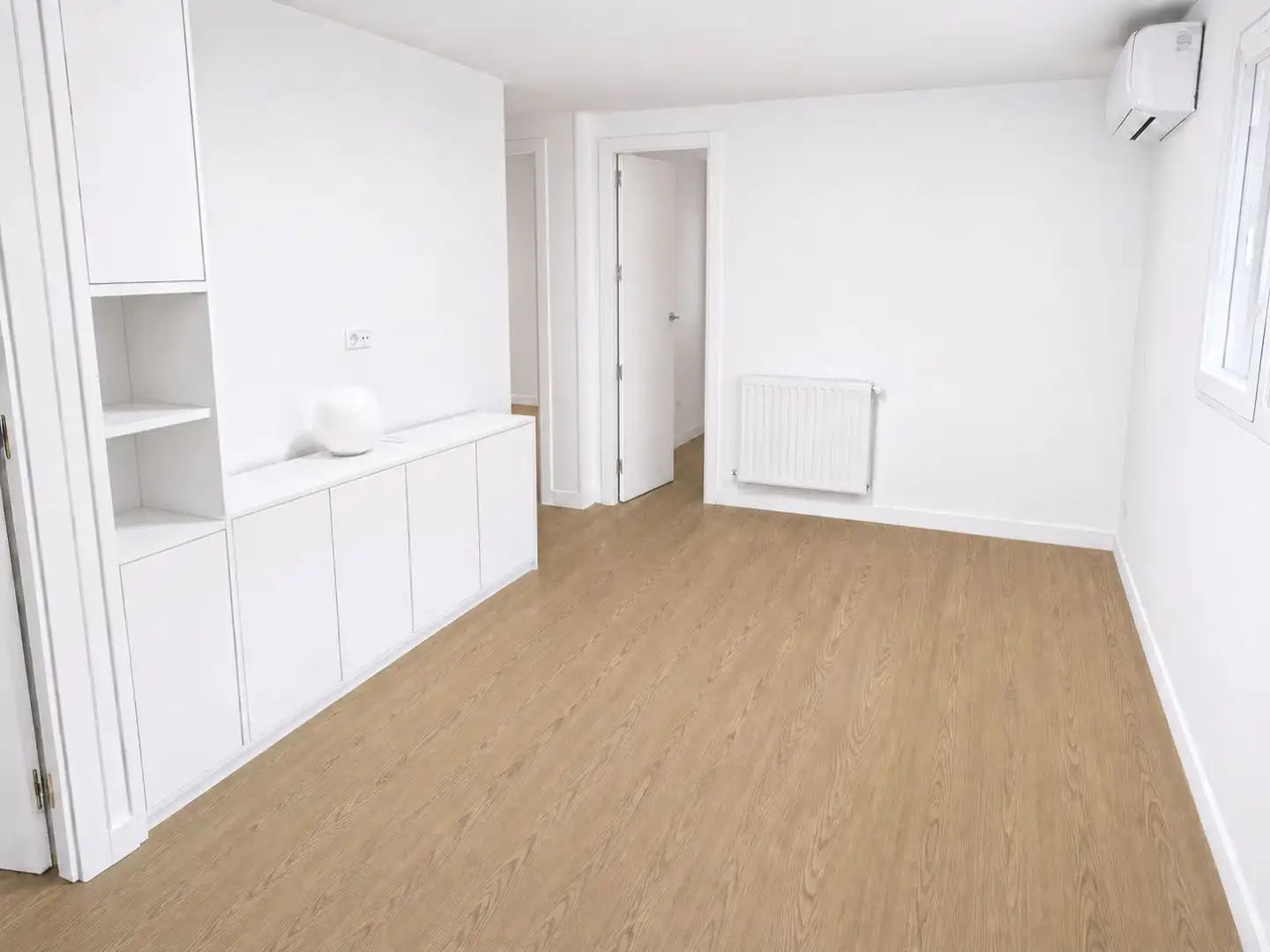 Schlafzimmer von Wohnung zur Miete in  Madrid Capital mit Klimaanlage und Terrasse
