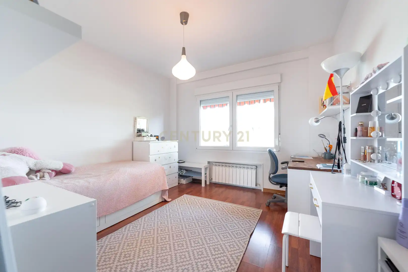 Bedroom of Apartments for rent in Pozuelo de Alarcón  with Oven, Washing machine and Microwave