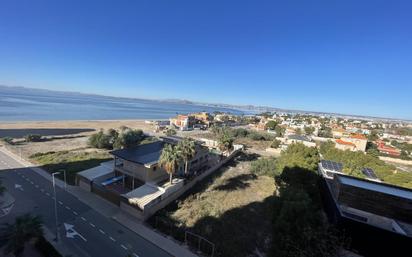 Vista exterior de Apartament en venda en La Manga del Mar Menor amb Terrassa, Piscina i Piscina comunitària