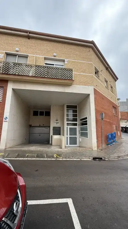 Vista exterior de Pis en venda en Rubí