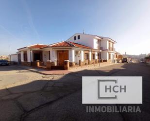 Exterior view of House or chalet for sale in La Puebla de Montalbán  with Air Conditioner and Terrace