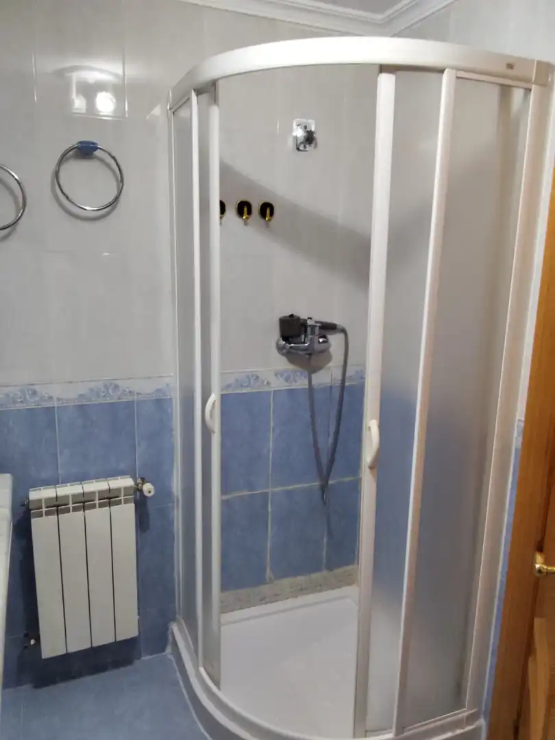 Bany de Pis en venda en Albacete amb Calefacció, Parquet i Terrassa
