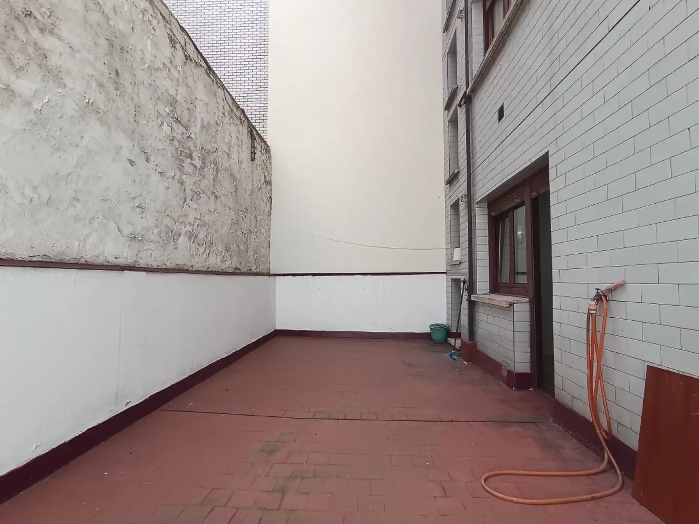Piso de alquiler en Gijón  con Calefacción, Parquet y Terraza