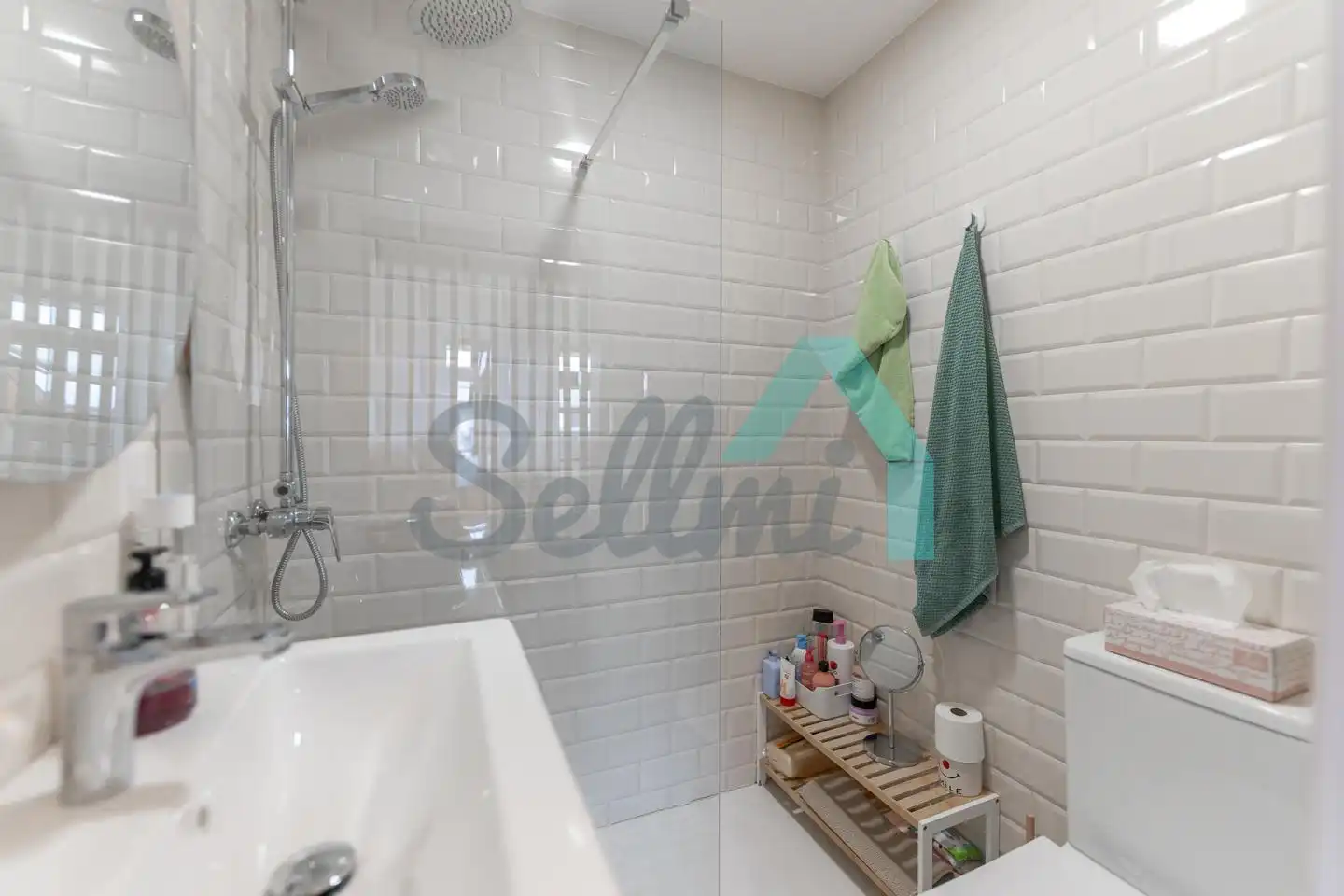 Baño de Estudio de alquiler en Oviedo  con Calefacción, Amueblado y Internet