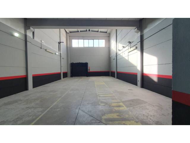 Nave industrial en Alquiler en El Arroyo - La Fuente