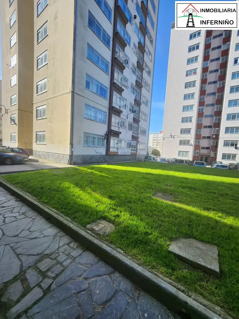 Vista exterior de Pis en venda en Ferrol amb Calefacció