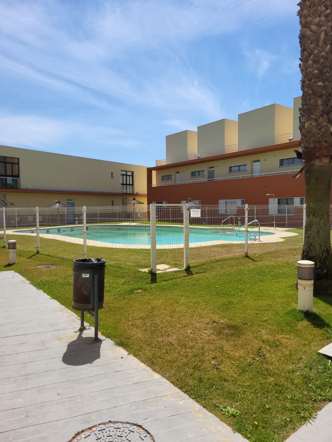 Piscina de Casa adosada en venta en Islantilla con Terraza y Amueblado