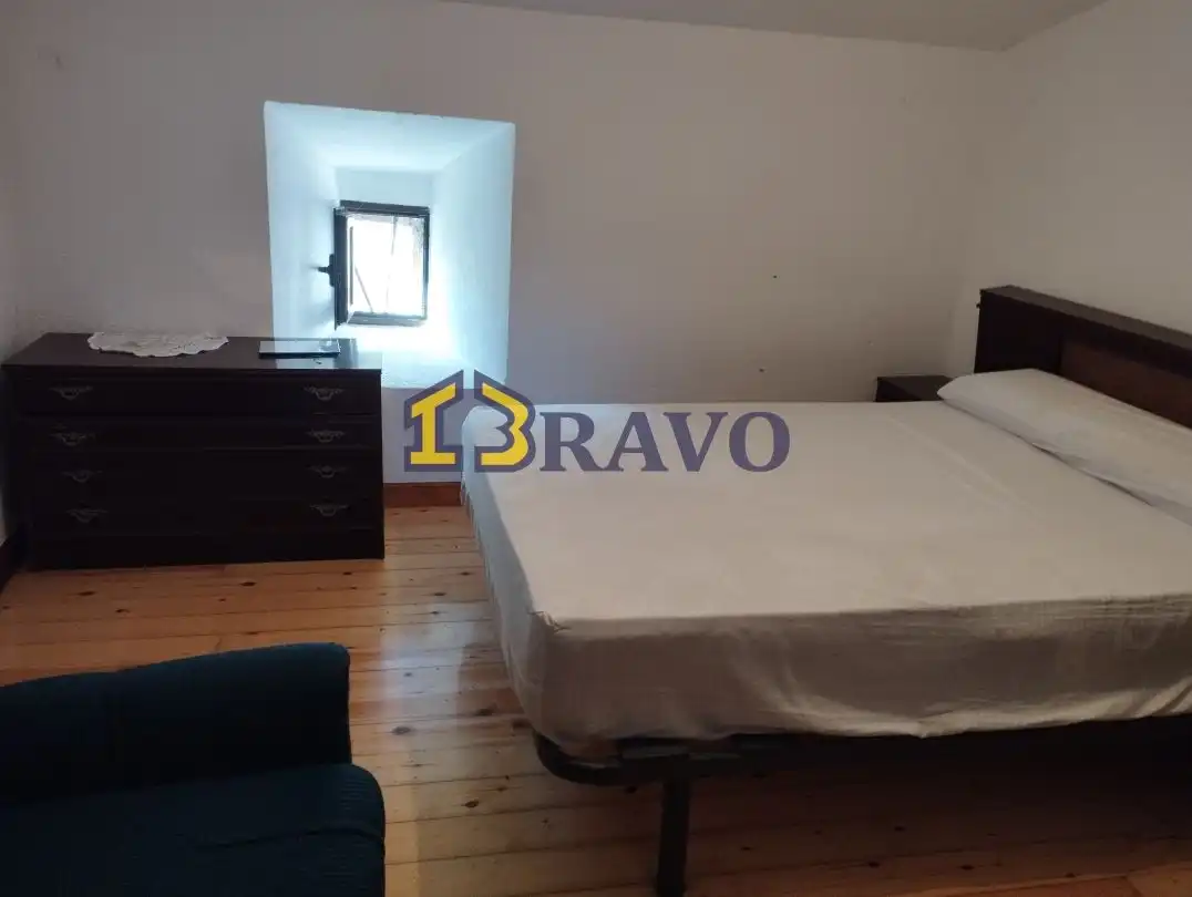 Habitación de Casa adosada en venta en Junta de Traslaloma con Calefacción, Jardín privado y Amueblado