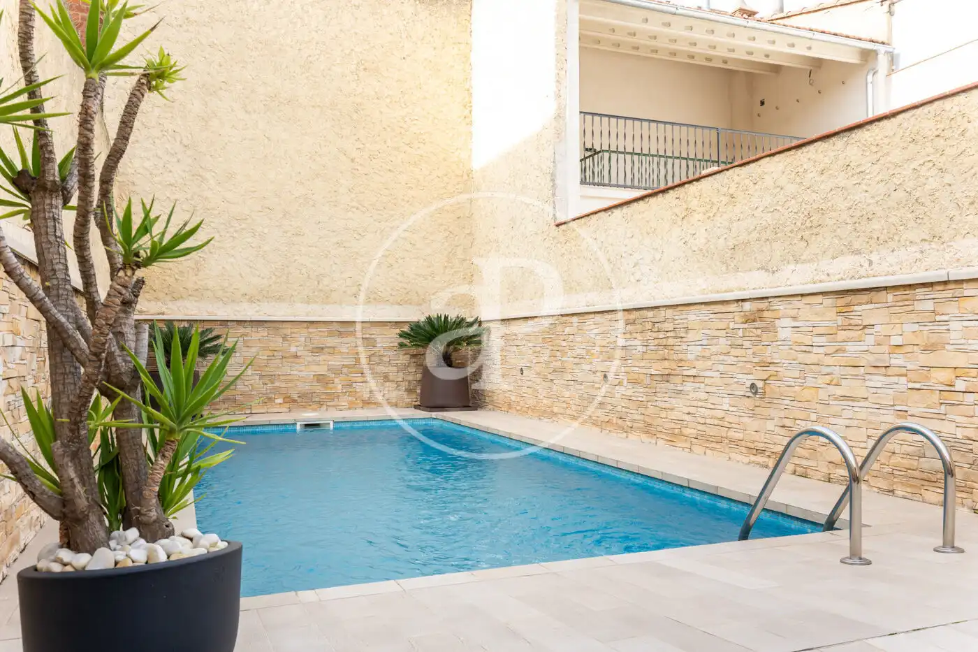 Piscina de Dúplex en venda en Sabadell amb Aire condicionat, Calefacció i Terrassa