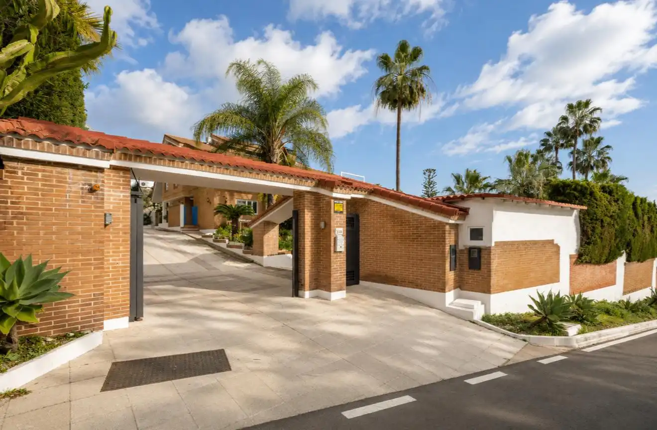 Exterior view of Houses for rent in Benahavís  with Air Conditioner, Private garden and Terrace