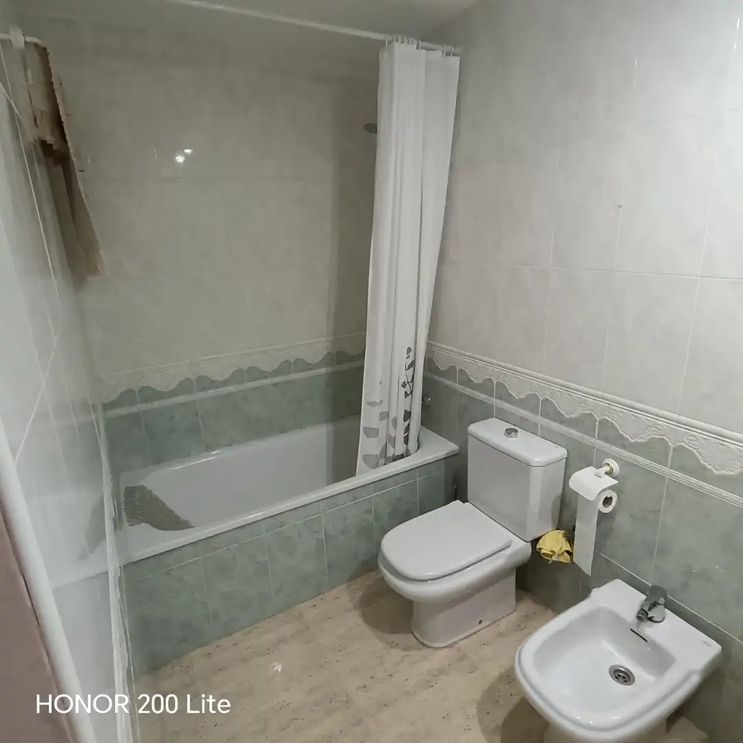 Bathroom of Flat for rent in Benicarló  with Air Conditioner, Terrace and Furnished