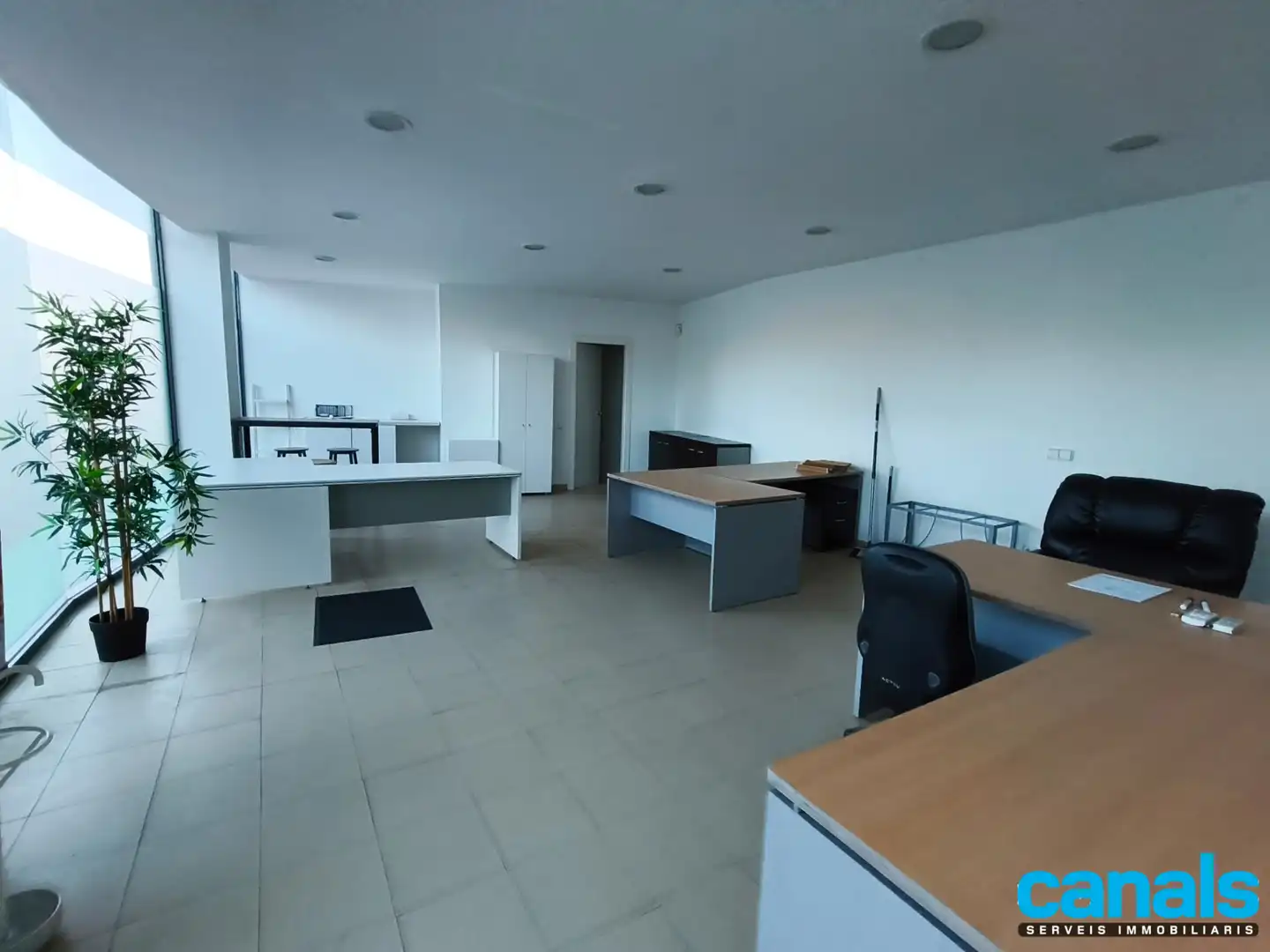 Commercial properties for rent in Ripollet  with Air Conditioner, Heating and Furnished