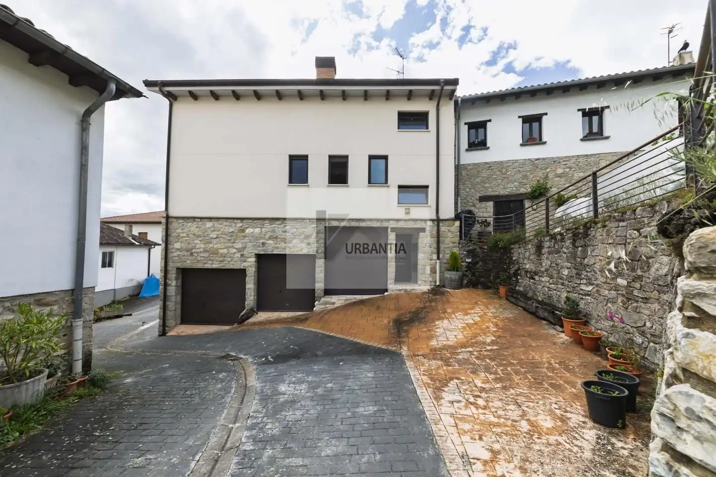 Exterior view of Flat for sale in Iza / Itza  with Heating, Parquet flooring and Storage room