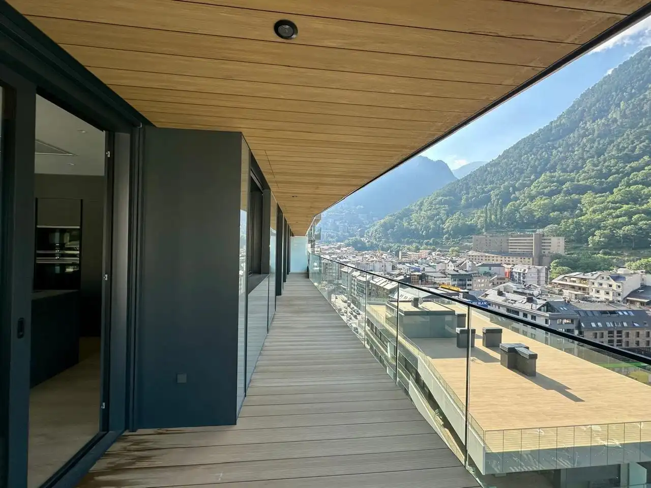 Terraza de Piso de alquiler en Escaldes – Engordany con Calefacción, Parquet y Terraza