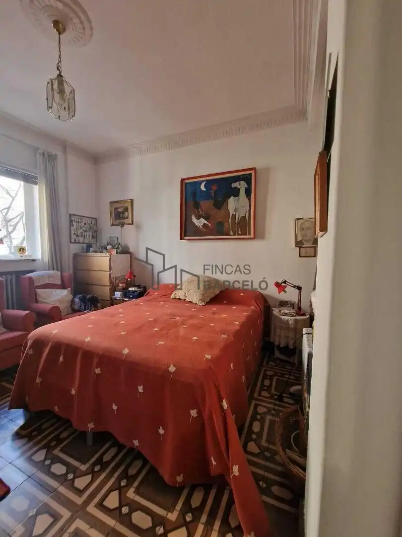 Flat for sale in Paseo Constitución - Las Damas