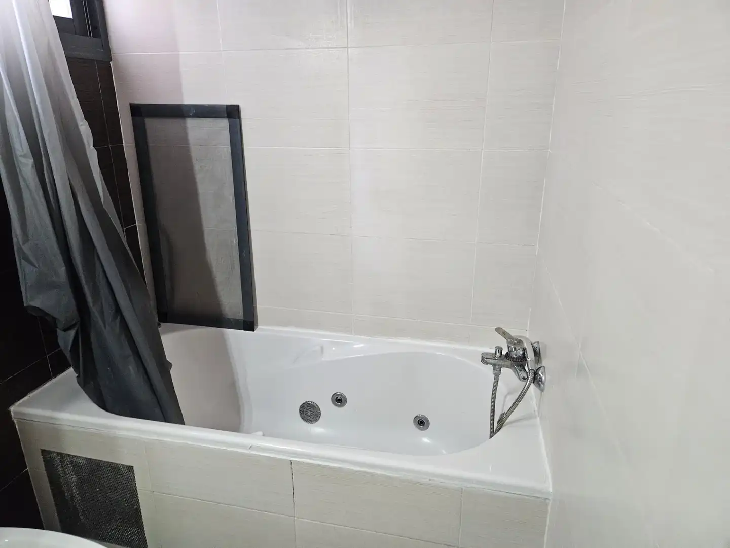 Bathroom of Flat for sale in Vinaròs  with Air Conditioner, Heating and Storage room