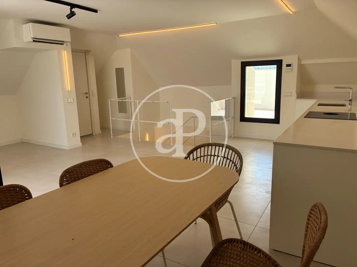Wohnzimmer von Dachboden zur Miete in  Palma de Mallorca mit Klimaanlage, Heizung und Terrasse