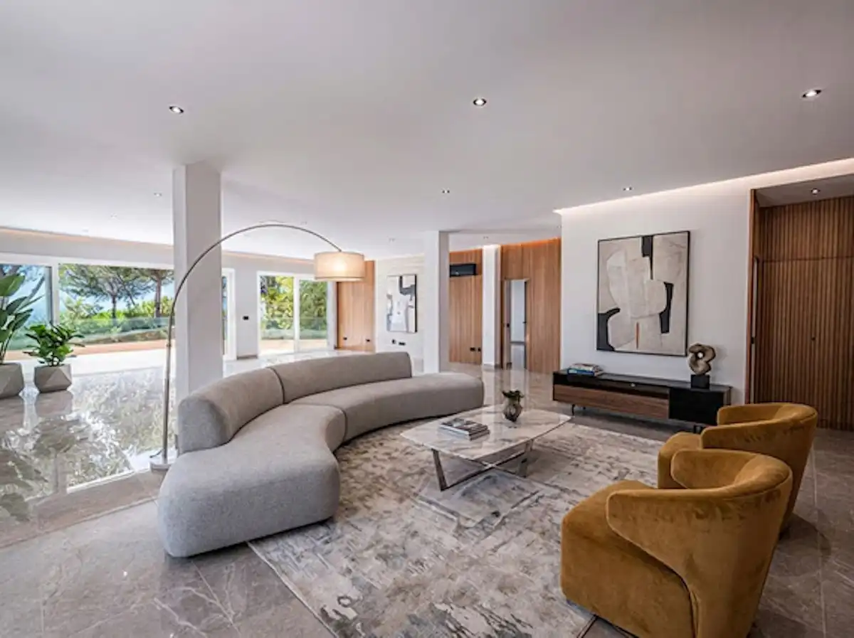 Sala de estar de Casa adosada en venta en Benahavís con Aire acondicionado, Terraza y Trastero