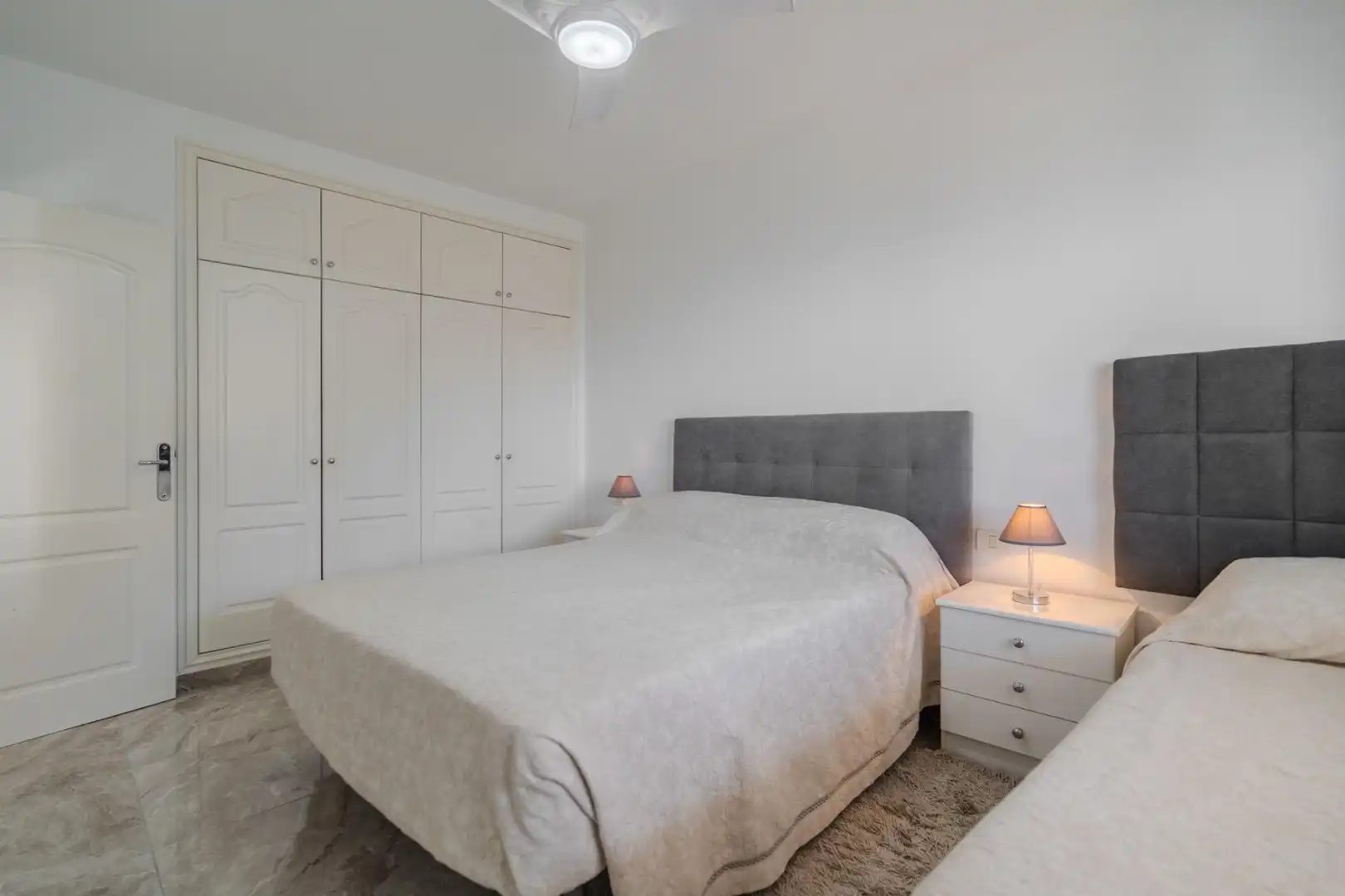 Habitación de Apartamento en venta en Adeje con Terraza, Amueblado y Piscina comunitaria