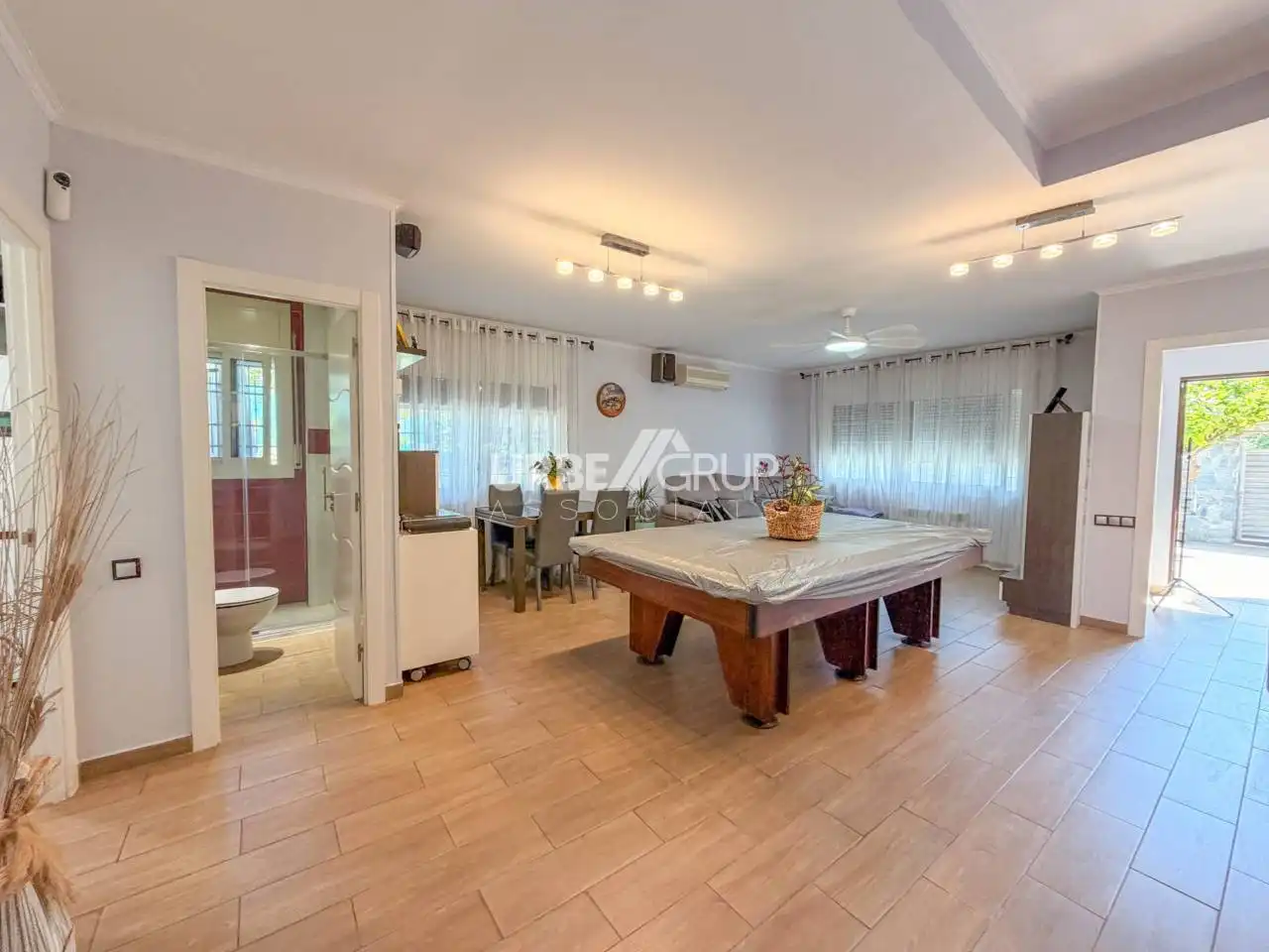 Detached homes for sale in Abrera  with Air Conditioner, Heating and Private garden