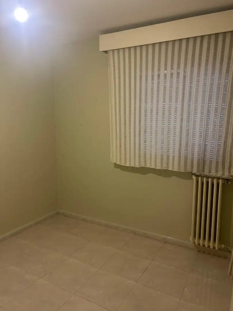 Habitación de Piso en venta en Lleida con Calefacción, Parquet y Amueblado