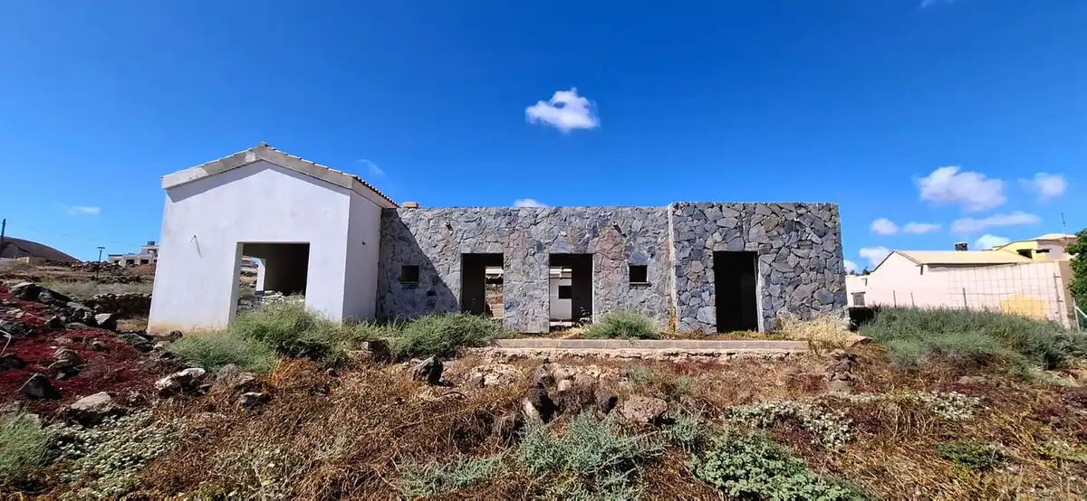 Vista exterior de Casa o xalet en venda en La Oliva amb Jardí privat i Terrassa