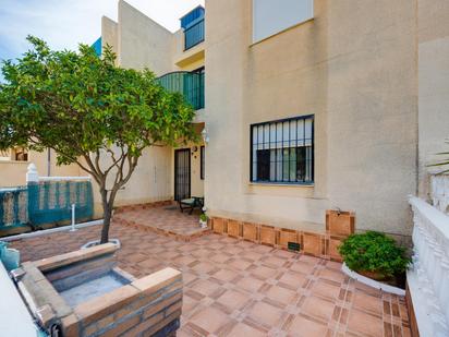 Vista exterior de Casa o xalet en venda en Torrevieja amb Terrassa