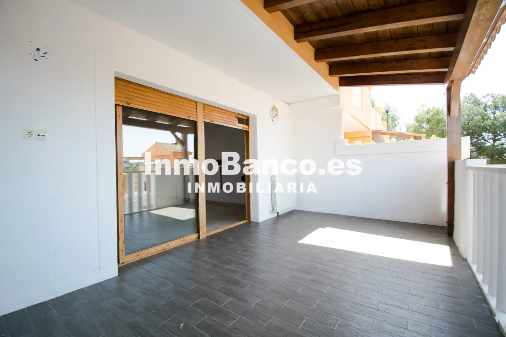 Casa adosada de alquiler en Chiva con Aire acondicionado, Jardín privado y Terraza