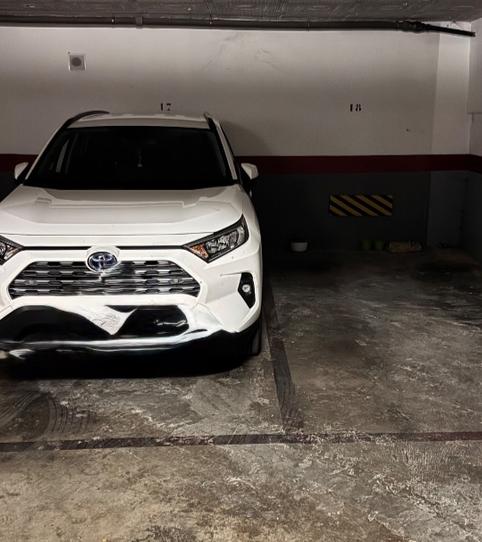 Foto 2 de Garatge en venda a Calle Febo, 34, Triana Este, Sevilla