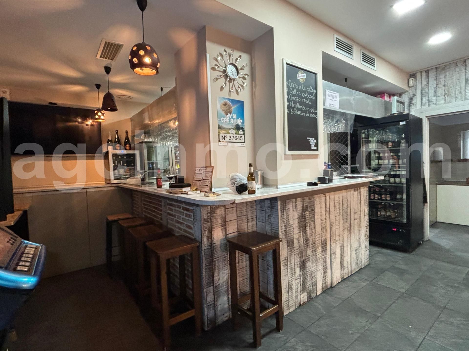 Local de lloguer a Calle Calle del Kilimanjaro, Pinar del Jalón