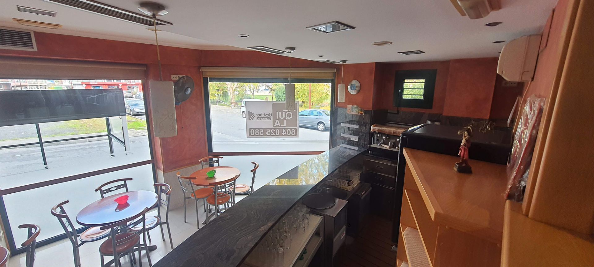 Local de alquiler en Carballo con Terraza y Amueblado