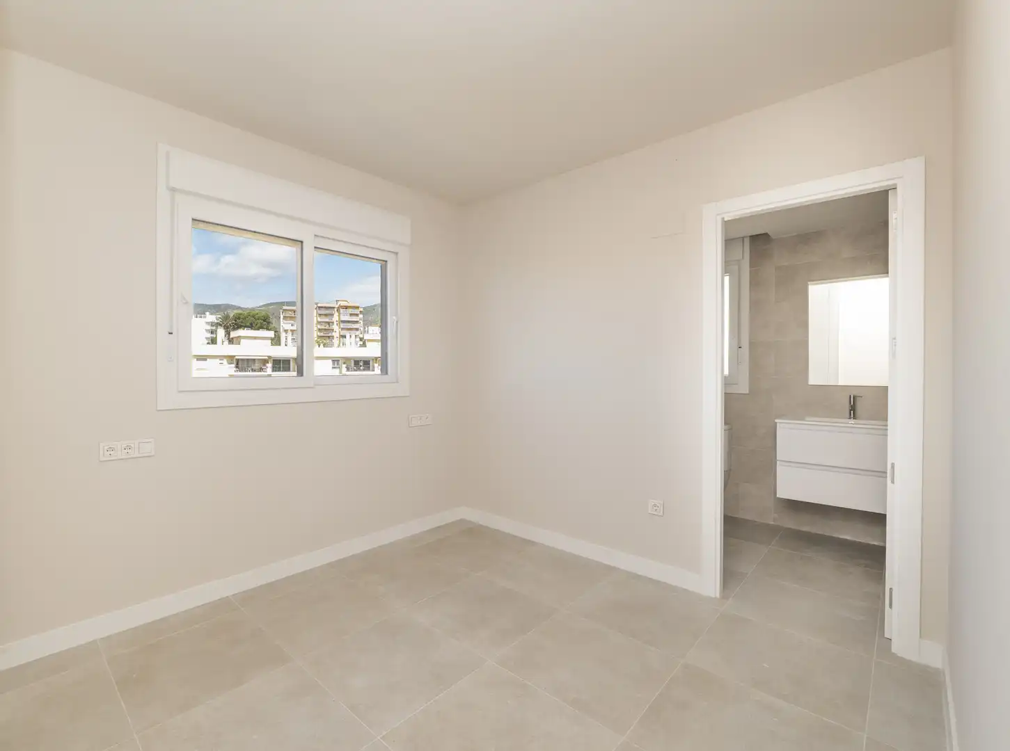 Habitación de Ático en venta en Torremolinos con Aire acondicionado, Calefacción y Terraza