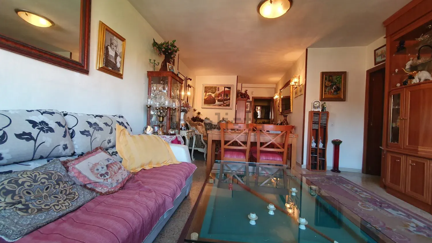 Sala d'estar de Pis en venda en  Madrid Capital amb Calefacció i Terrassa