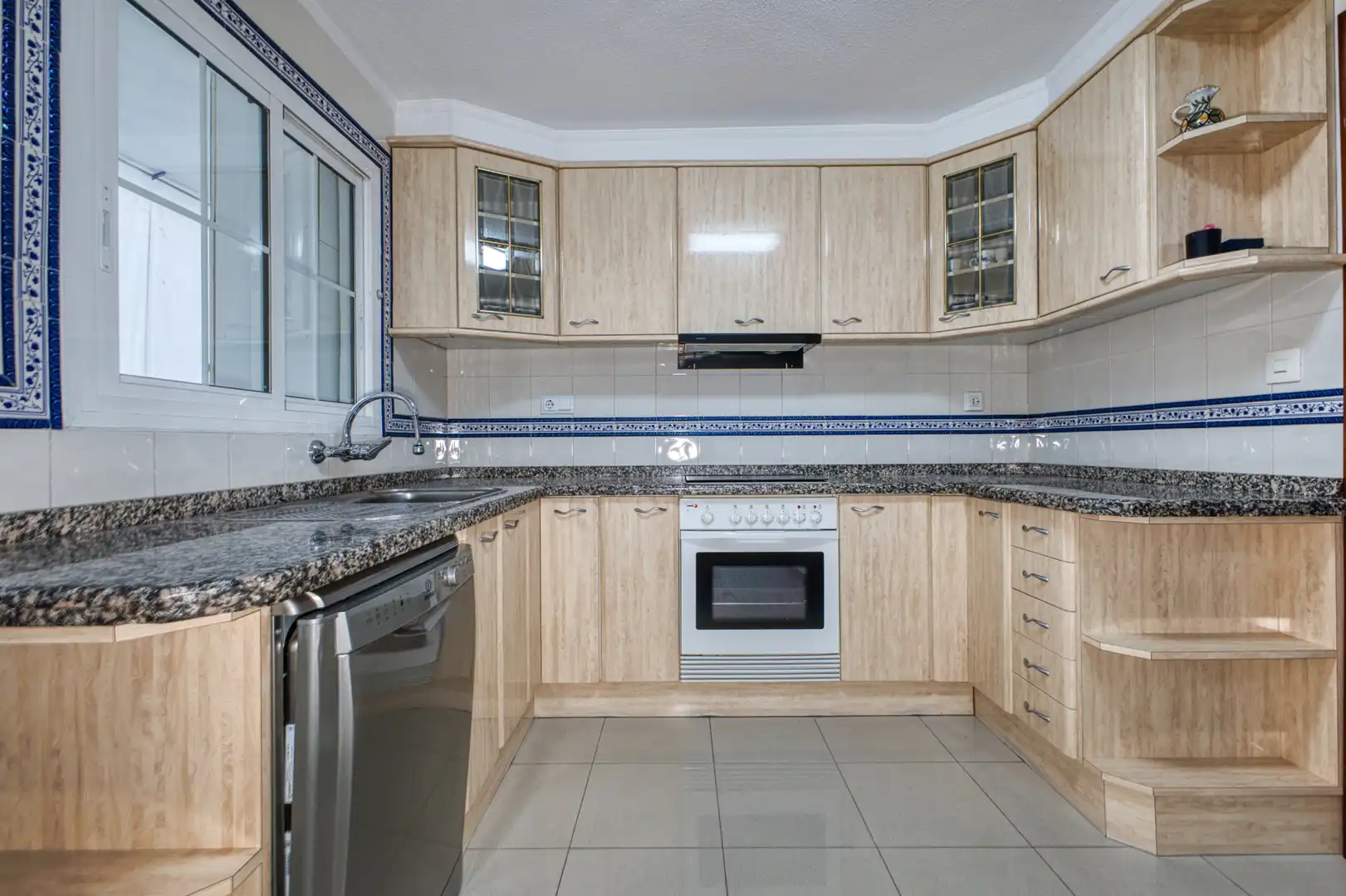 Kitchen of Flat for sale in Jijona / Xixona  with Terrace, Furnished and Oven