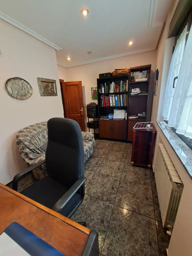 Living room of Houses for sale in Soto del Barco  with Heating, Private garden and Parquet flooring